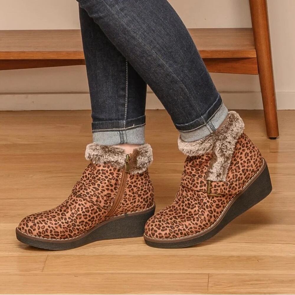 Boutique by Corkys Leopard Wedge Ankle Boots Fur Size 10